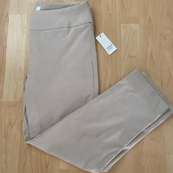 Crown & Ivy Petite Pink Rage Spring Cropped Pants Size 12P